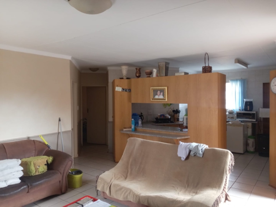 2 Bedroom Property for Sale in Langenhovenpark Free State